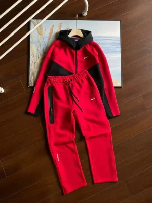 Nike tech nocta rojo